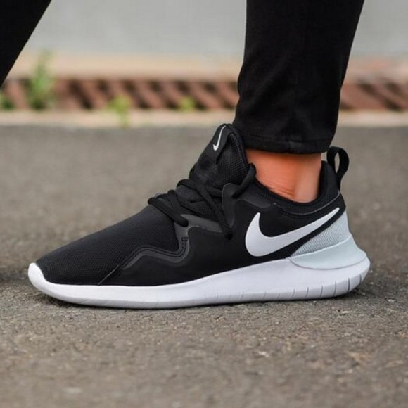 nike tessen black white